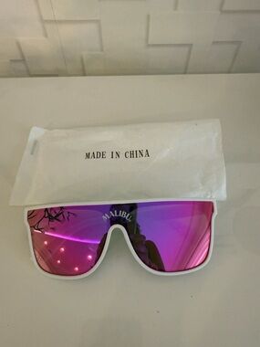 Malibu White Frame Sunglasses with Purple-Pink Mirror Lenses